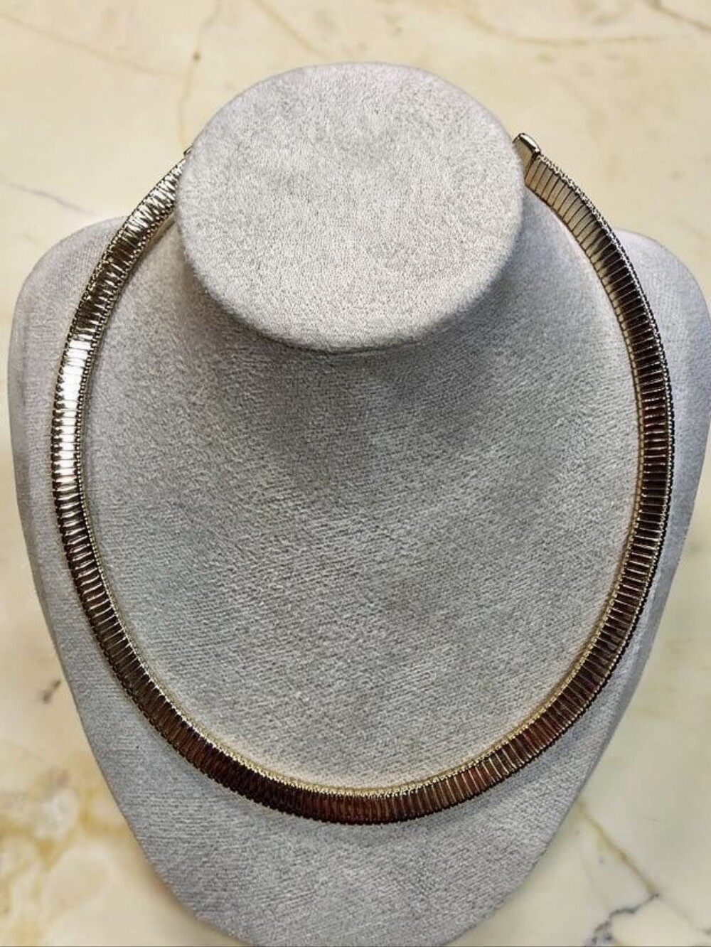 Lauren Ralph Lauren Vintage Gold Tone Omega Collar Choker Necklace - Picture 2 of 3